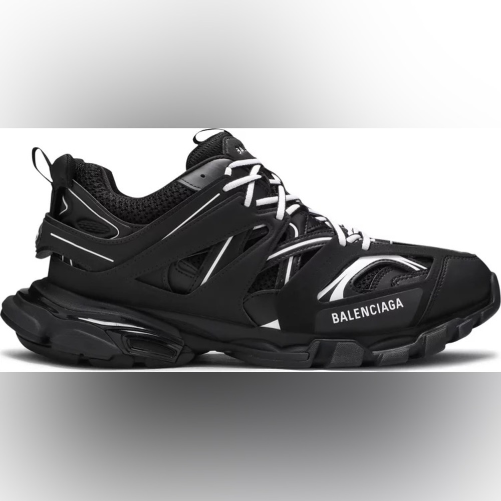Balenciaga tacks